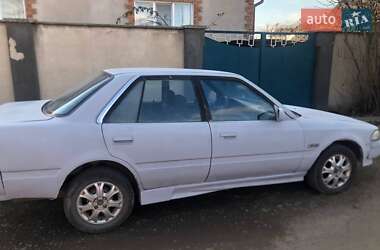 Седан Toyota Carina 1990 в 