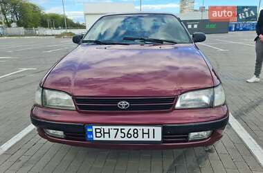 Седан Toyota Carina 1995 в Одессе