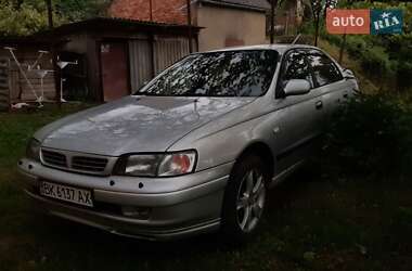Седан Toyota Carina 1994 в Заріччі
