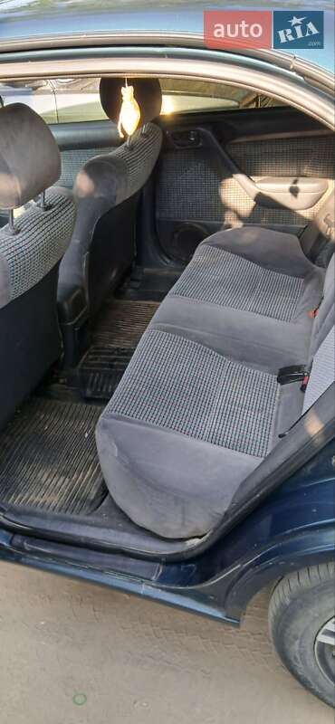 Седан Toyota Carina 1995 в Одессе