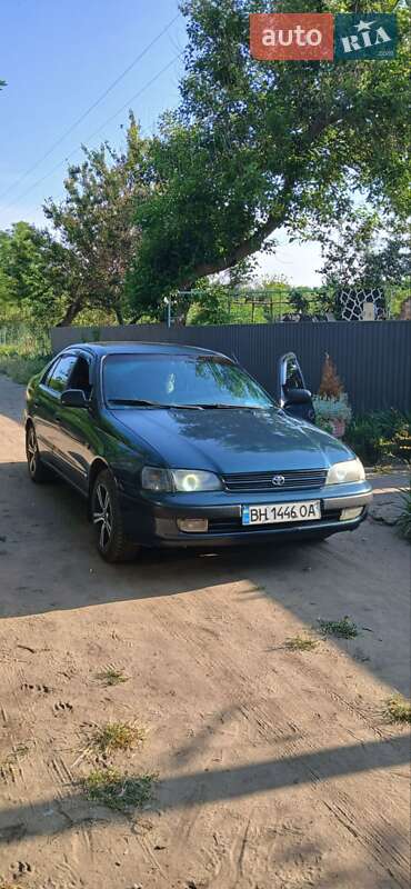 Седан Toyota Carina 1995 в Одессе