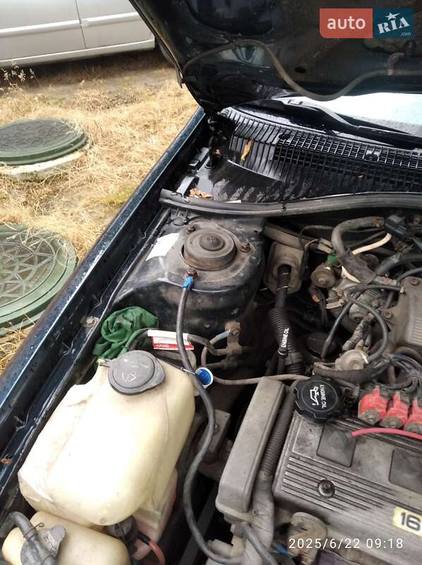 Седан Toyota Carina 1995 в Боярке