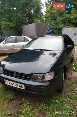 Седан Toyota Carina 1995 в Києві