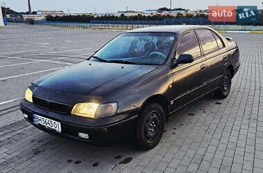 Седан Toyota Carina 1992 в Авангарде