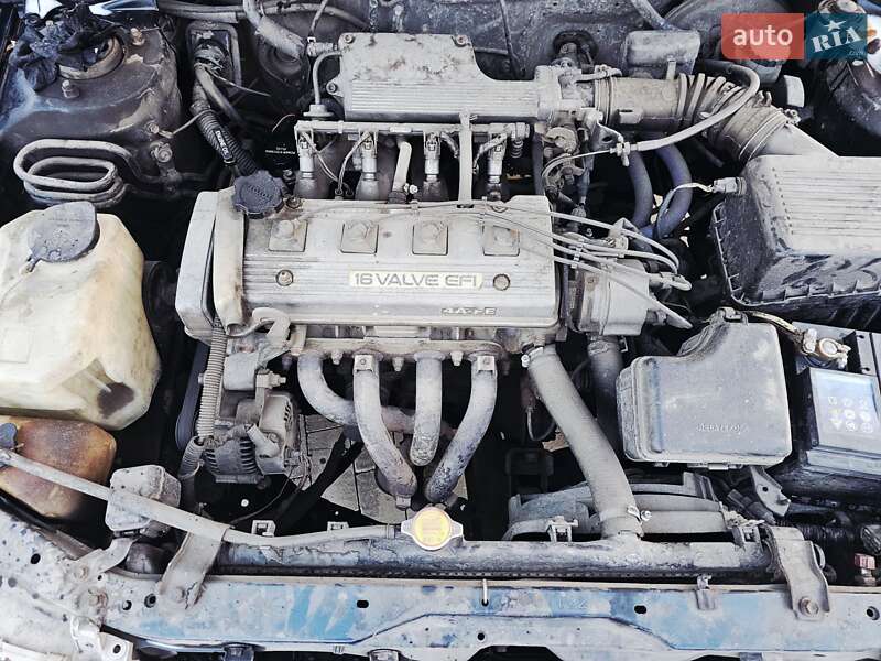 Седан Toyota Carina 1992 в Авангарде