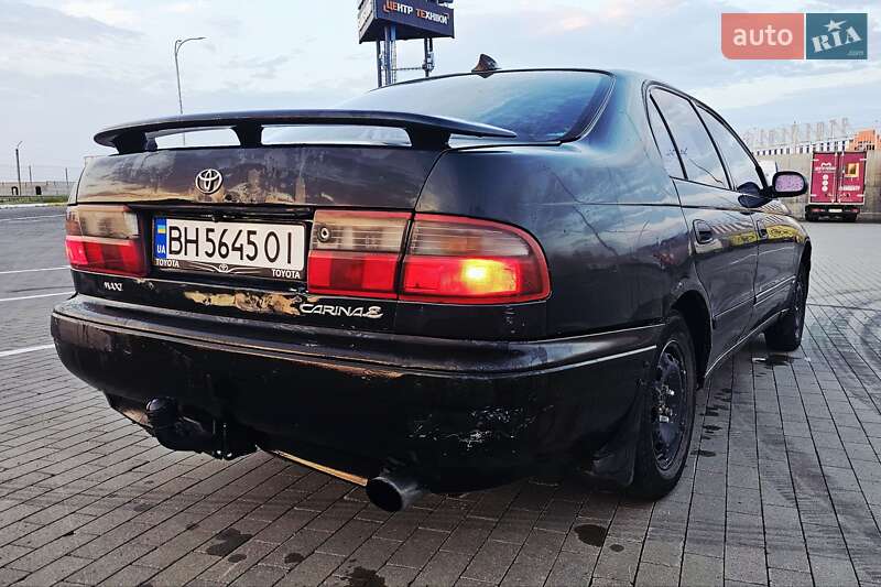 Седан Toyota Carina 1992 в Авангарде