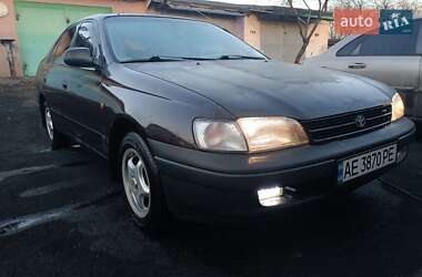 Седан Toyota Carina 1993 в Першотравенске