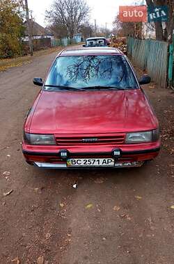 Седан Toyota Carina 1989 в Кропивницькому