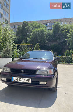 Седан Toyota Carina 1992 в Одессе