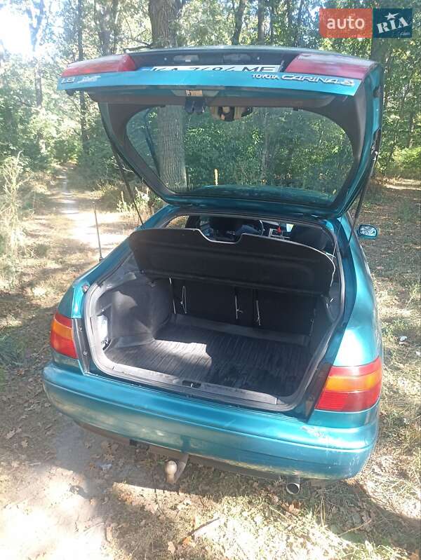 Седан Toyota Carina 1998 в Киеве