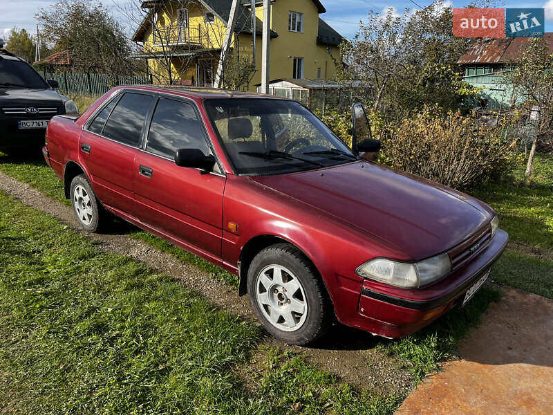 Седан Toyota Carina 1991 в Бориславе