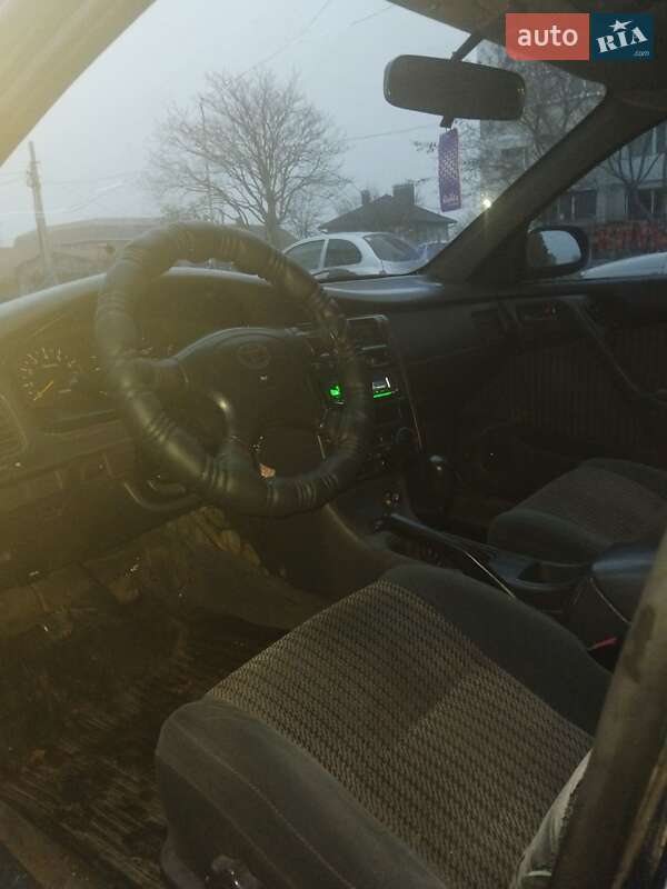 Седан Toyota Carina 1994 в Одессе