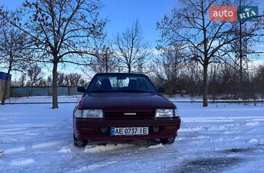 Седан Toyota Carina 1990 в Днепре