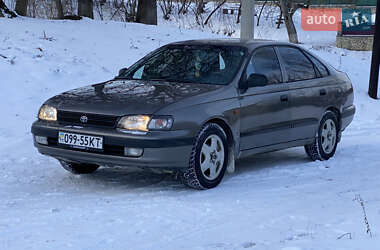 Седан Toyota Carina 1994 в Збаражі