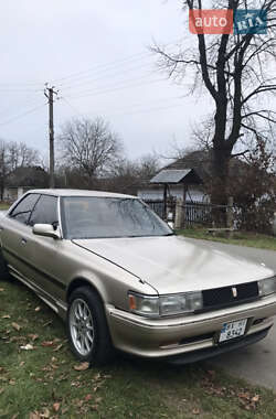 Седан Toyota Chaser 1990 в Ярмолинцах