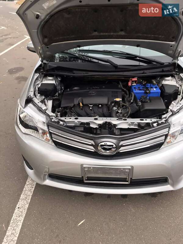 Седан Toyota Corolla Axio 2013 в Тячеві