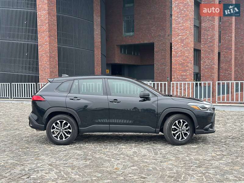 Внедорожник / Кроссовер Toyota Corolla Cross 2023 в Днепре