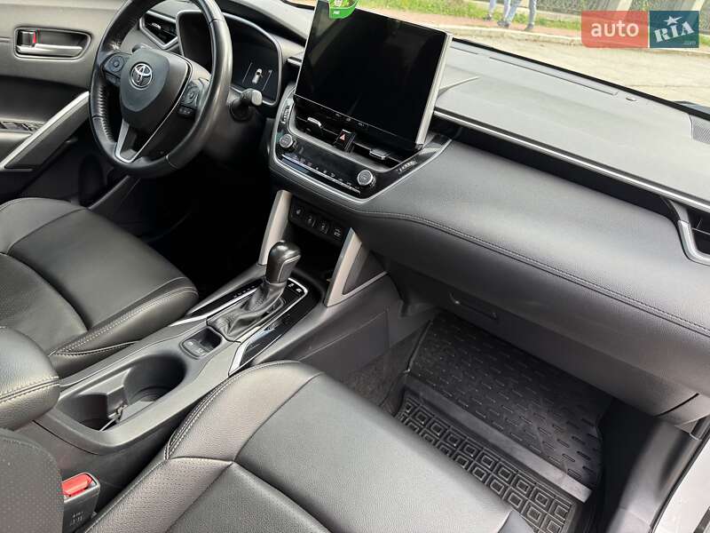 Позашляховик / Кросовер Toyota Corolla Cross 2022 в Умані фото 24 Позашляховик / Кросовер Toyota Corolla Cross 2022 в Умані