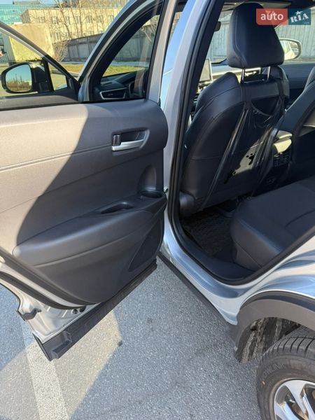 Внедорожник / Кроссовер Toyota Corolla Cross 2024 в Киеве