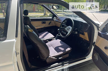 Хетчбек Toyota Corolla Levin 1984 в 