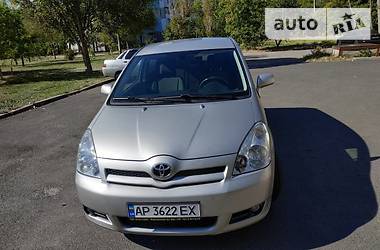 Минивэн Toyota Corolla Verso 2006 в Бердянске