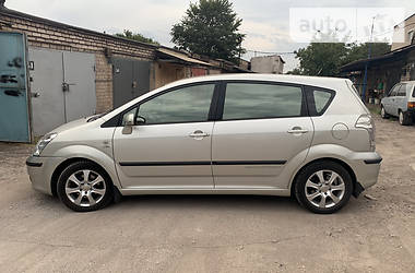 Хэтчбек Toyota Corolla Verso 2004 в Запорожье