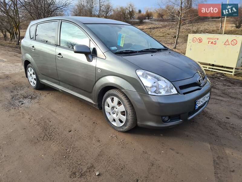 Мінівен Toyota Corolla Verso 2005 в Старокостянтинові