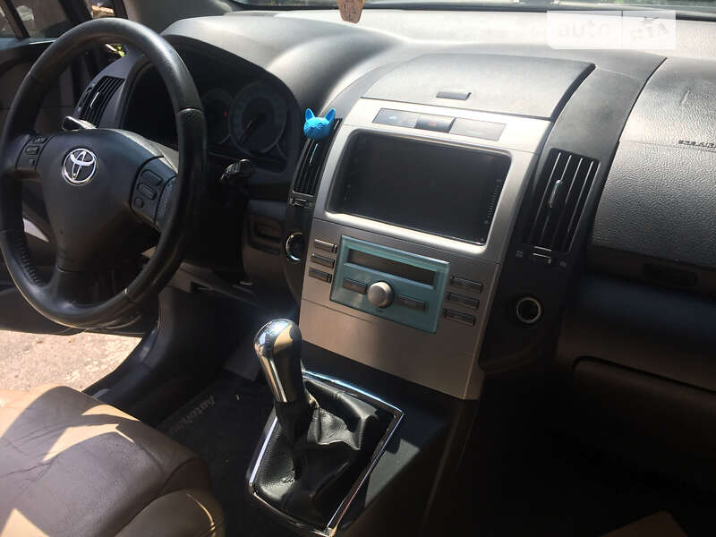 Минивэн Toyota Corolla Verso 2006 в Ровно