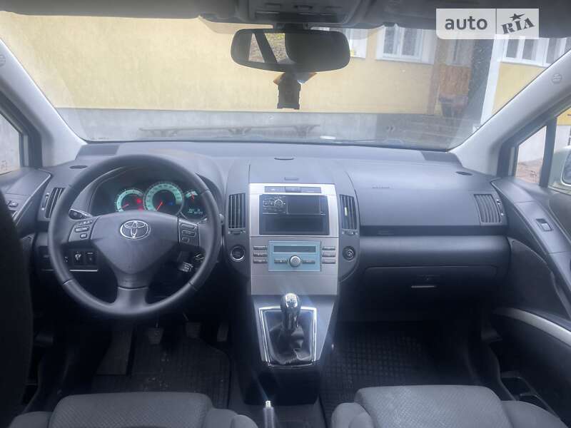Минивэн Toyota Corolla Verso 2005 в Ровно