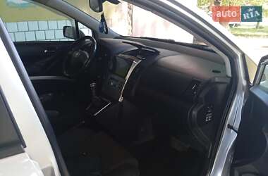 Минивэн Toyota Corolla Verso 2006 в 