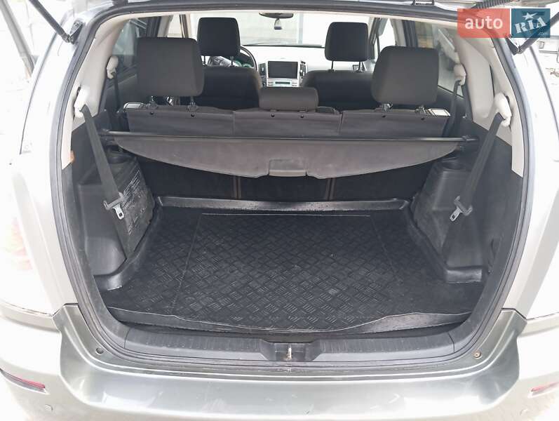 Минивэн Toyota Corolla Verso 2007 в 