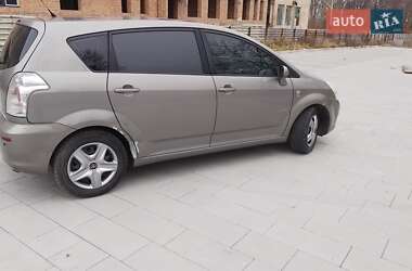 Мінівен Toyota Corolla Verso 2004 в 
