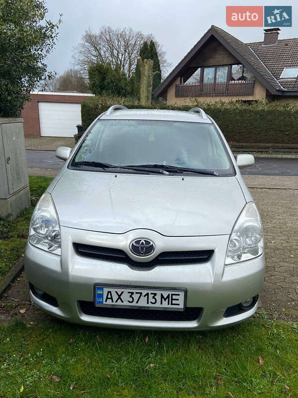 Минивэн Toyota Corolla Verso 2008 в Сарнах