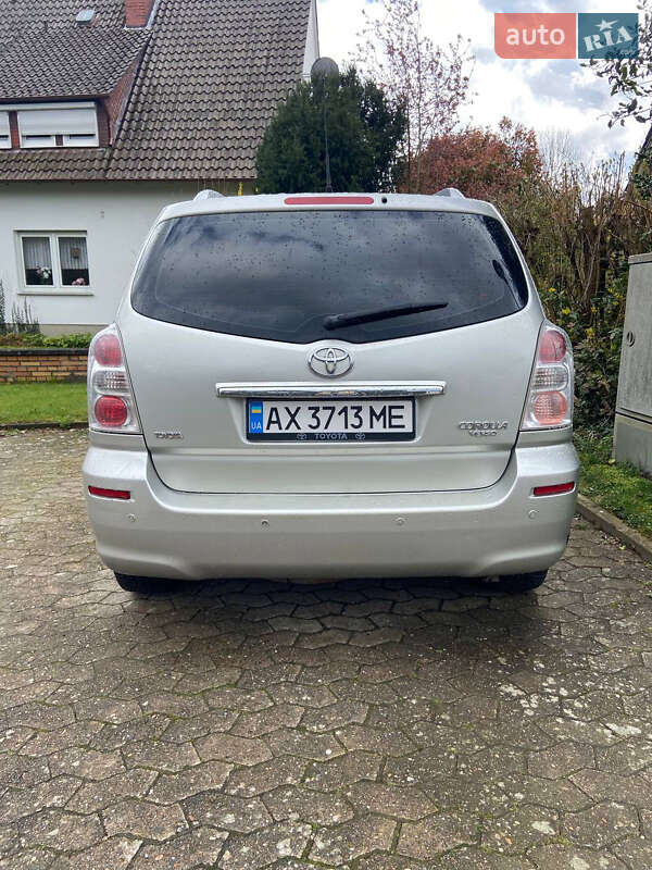 Минивэн Toyota Corolla Verso 2008 в Сарнах