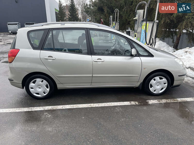 Минивэн Toyota Corolla Verso 2002 в Лубнах