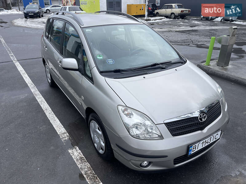 Минивэн Toyota Corolla Verso 2002 в Лубнах