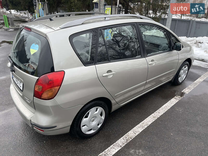 Минивэн Toyota Corolla Verso 2002 в Лубнах