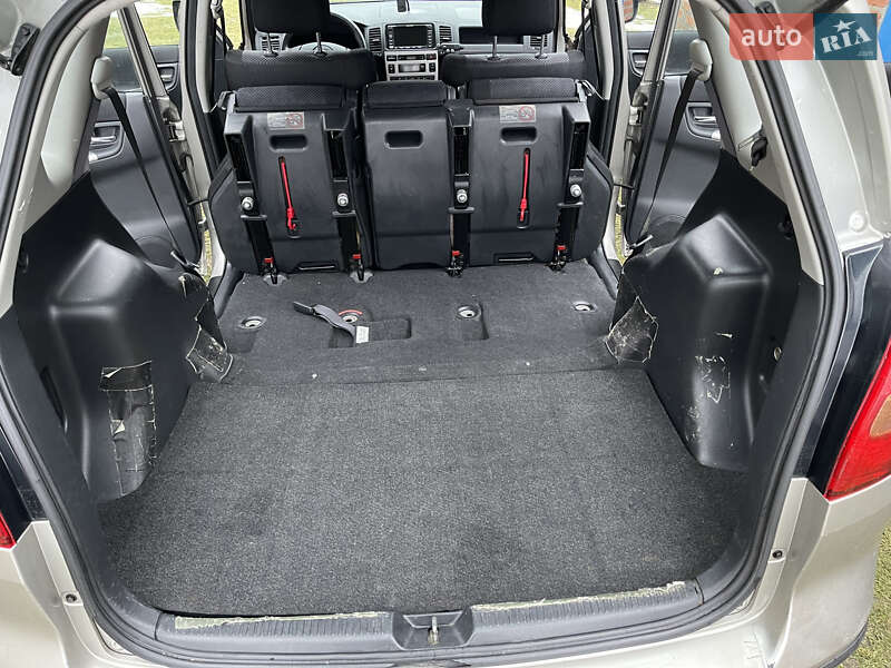 Минивэн Toyota Corolla Verso 2002 в Лубнах