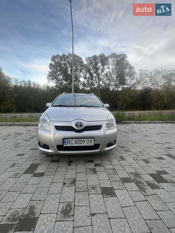Мінівен Toyota Corolla Verso 2008 в Новояворівську