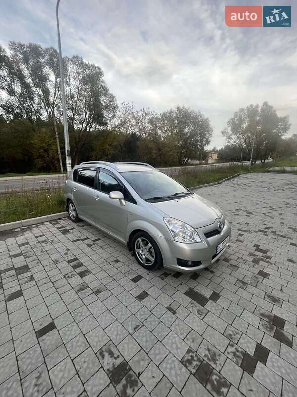 Мінівен Toyota Corolla Verso 2008 в Новояворівську
