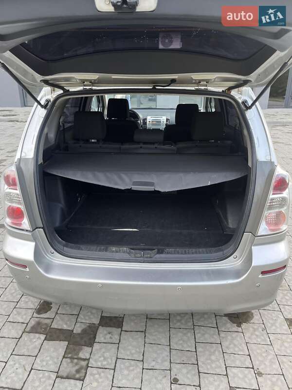 Мінівен Toyota Corolla Verso 2008 в Новояворівську