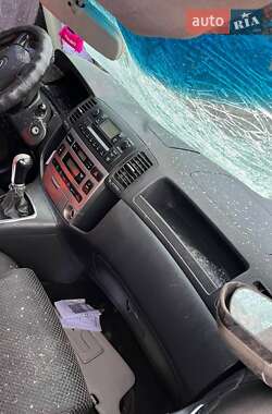 Минивэн Toyota Corolla Verso 2003 в 