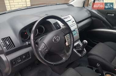 Минивэн Toyota Corolla Verso 2008 в 