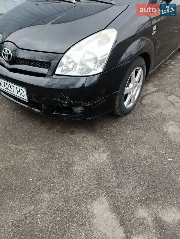 Мінівен Toyota Corolla Verso 2006 в Рівному