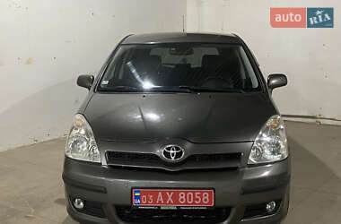 Мінівен Toyota Corolla Verso 2008 в 