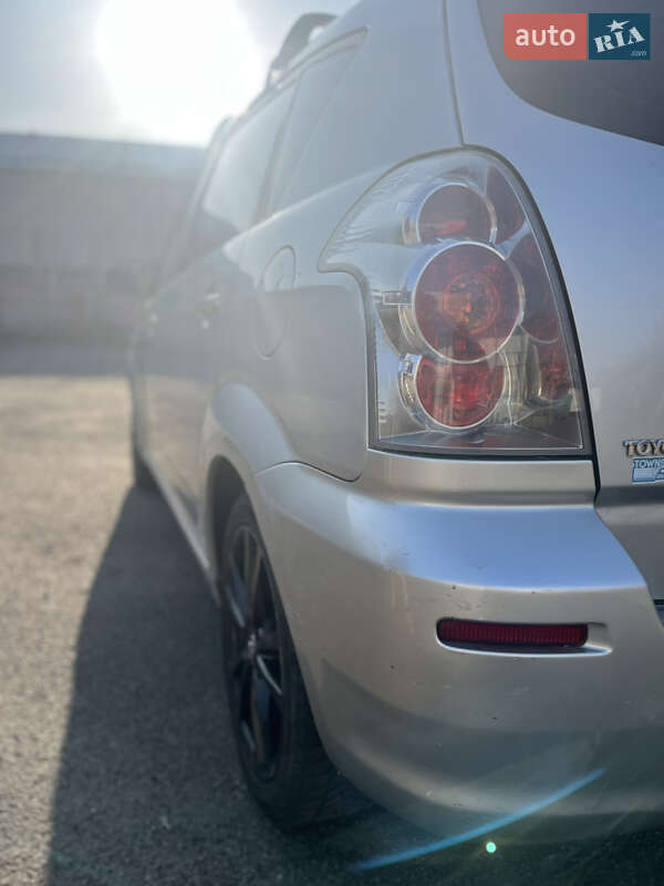 Минивэн Toyota Corolla Verso 2005 в Броварах