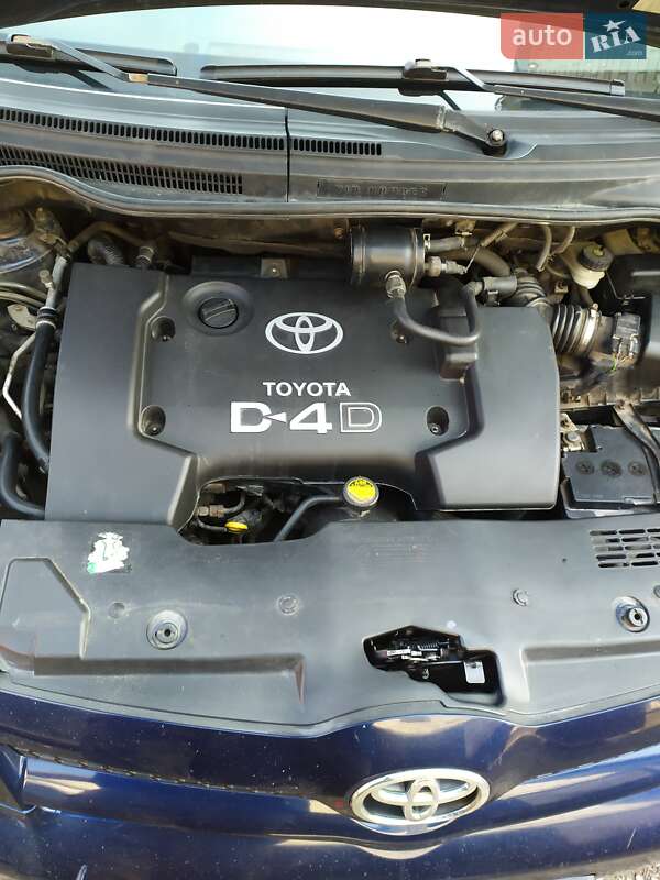 Минивэн Toyota Corolla Verso 2005 в Староконстантинове