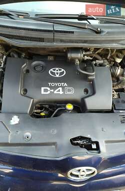 Минивэн Toyota Corolla Verso 2005 в 