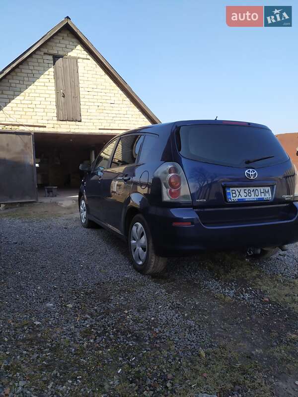 Минивэн Toyota Corolla Verso 2005 в Староконстантинове