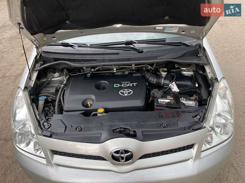 Минивэн Toyota Corolla Verso 2006 в Черновцах